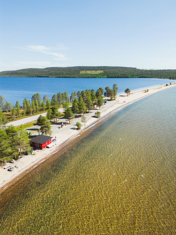 Livon kesäkahvila säikän hiekkarannalla